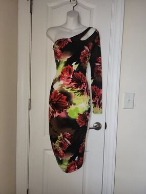 One-Shoulder Floral Bodycon Dress in Black and Red